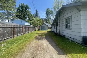3621 E Amazon Dr, Eugene, OR 97405 - Photo 6