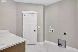 2201 E Juniper Cir, La Center, WA 98629 - Photo 30