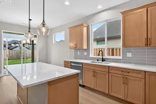 2201 E Juniper Cir, La Center, WA 98629 - Photo 10
