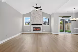 2201 E Juniper Cir, La Center, WA 98629 - Photo 14