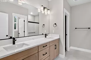 2201 E Juniper Cir, La Center, WA 98629 - Photo 28