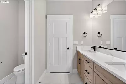 2201 E Juniper Cir #20, La Center, WA 98629 - Photo 20
