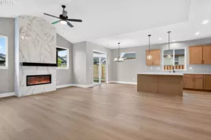 2201 E Juniper Cir, La Center, WA 98629 - Photo 4