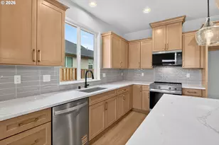 2201 E Juniper Cir, La Center, WA 98629 - Photo 12