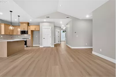 2201 E Juniper Cir #20, La Center, WA 98629 - Photo 6