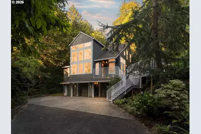5825 SW Sheridan Ct, Portland, OR 97221 - Photo 2
