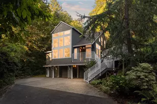 5825 SW Sheridan Ct, Portland, OR 97221 - Photo 2