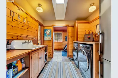 139 W Surfcrest Ave, Cannon Beach, OR 97110 - Photo 14