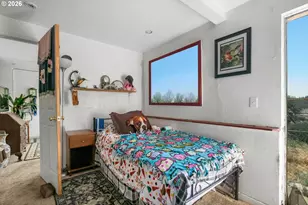 646 SE 8th St, Toledo, OR 97391 - Photo 18