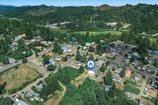 646 SE 8th St, Toledo, OR 97391 - Photo 26