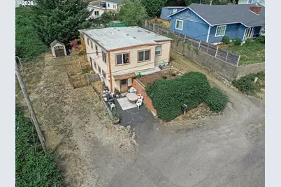 646 SE 8th St, Toledo, OR 97391 - Photo 20