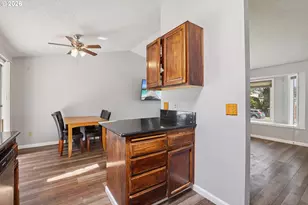 691 SW Linneman Ct, Gresham, OR 97030 - Photo 14