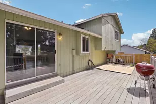 691 SW Linneman Ct, Gresham, OR 97030 - Photo 26