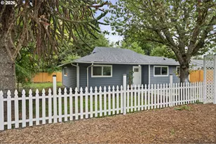8923 SE Clinton St, Portland, OR 97266 - Photo 32