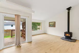 720 SW Pioneer Ct, Willamina, OR 97396 - Photo 6