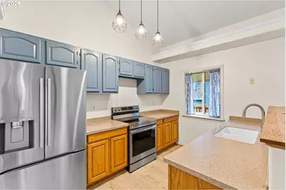 720 SW Pioneer Ct, Willamina, OR 97396 - Photo 8