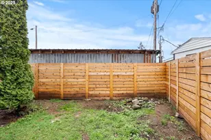 8951 SE Fuller Rd, Happy Valley, OR 97086 - Photo 22