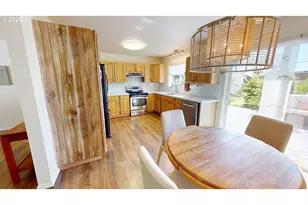30404 Hillside Terrace, Gold Beach, OR 97444 - Photo 4