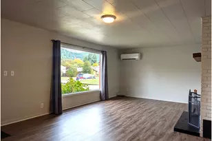 47564 School St, Oakridge, OR 97463 - Photo 6