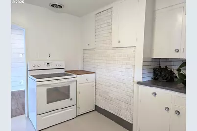 47564 School St, Oakridge, OR 97463 - Photo 10