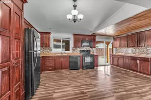 1428 NW 5th St, McMinnville, OR 97128 - Photo 12