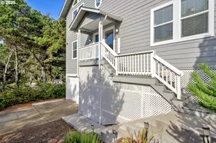 4567 Heceta St, Florence, OR 97439 - Photo 2