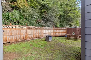 950 W 17th St, Coquille, OR 97423 - Photo 20