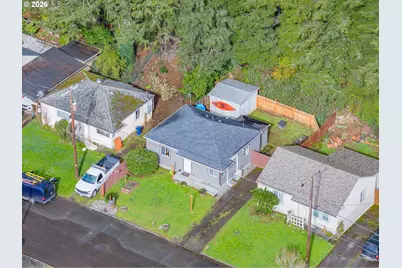 950 W 17th St, Coquille, OR 97423 - Photo 26