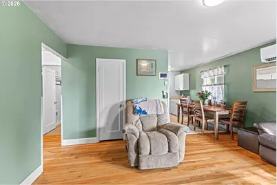 950 W 17th St, Coquille, OR 97423 - Photo 6