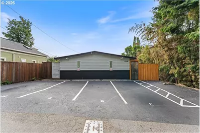 3216 SW 11th Ave, Portland, OR 97239 - Photo 4