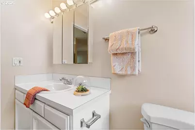 3216 SW 11th Ave, Portland, OR 97239 - Photo 24