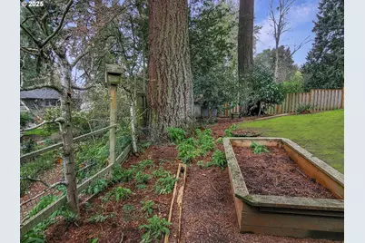 764 10th St, Lake Oswego, OR 97034 - Photo 36