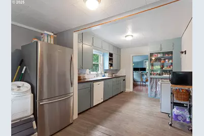 933 N Main Ave, Ridgefield, WA 98642 - Photo 16