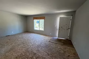 16125 Hawks Lair Rd, La Pine, OR 97739 - Photo 2
