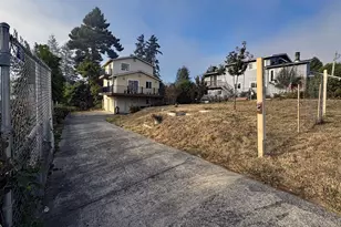 616 Pacific Ave, Brookings, OR 97415 - Photo 16