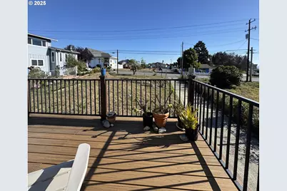 616 Pacific Ave, Brookings, OR 97415 - Photo 20