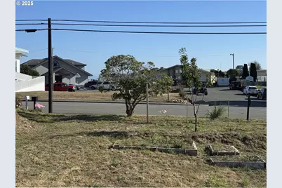 616 Pacific Ave, Brookings, OR 97415 - Photo 18