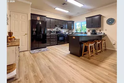 1874 SW Topaz Ln, Grants Pass, OR 97526 - Photo 8