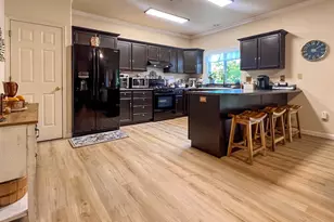 1874 SW Topaz Ln, Grants Pass, OR 97526 - Photo 8