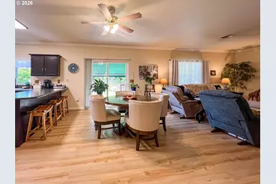 1874 SW Topaz Ln, Grants Pass, OR 97526 - Photo 6