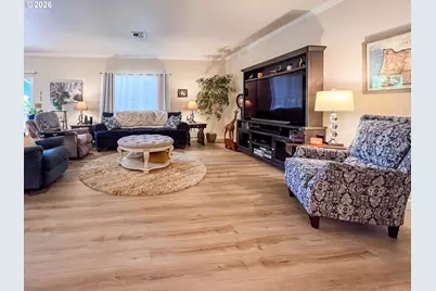 1874 SW Topaz Ln, Grants Pass, OR 97526 - Photo 4