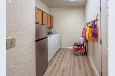 1874 SW Topaz Ln, Grants Pass, OR 97526 - Photo 10