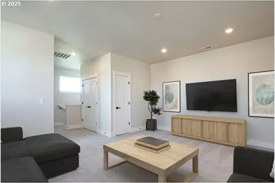 1307 E Canto St, Newberg, OR 97132 - Photo 8