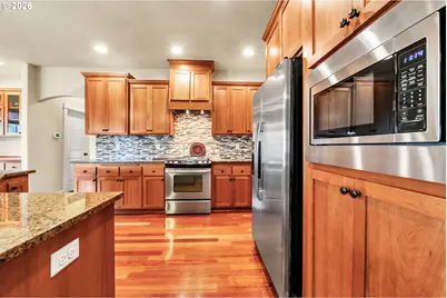 1198 S 41st Pl, Springfield, OR 97478 - Photo 12