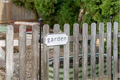 3850 Cedaroak Dr, West Linn, OR 97068 - Photo 32