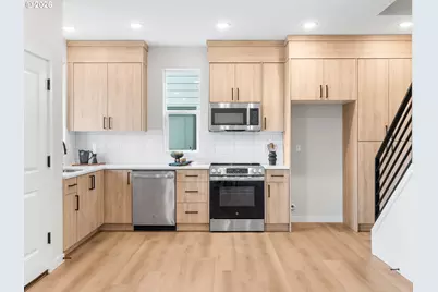 8630 SW 21st Ave #1, Portland, OR 97219 - Photo 4