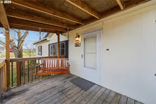 260 21st St, Albany, OR 97322 - Photo 32