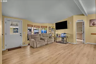 12450 SW Fischer Rd, Tigard, OR 97224 - Photo 16