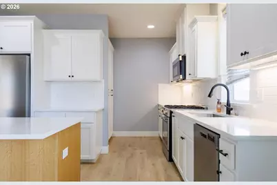 3173 Garrett St, Salem, OR 97304 - Photo 8