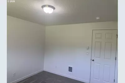25647 Jeans Rd, Veneta, OR 97487 - Photo 16